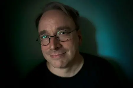 Линус Торвальдс: от программиста к лидеру разработки Linux и война с ИИ-мусором